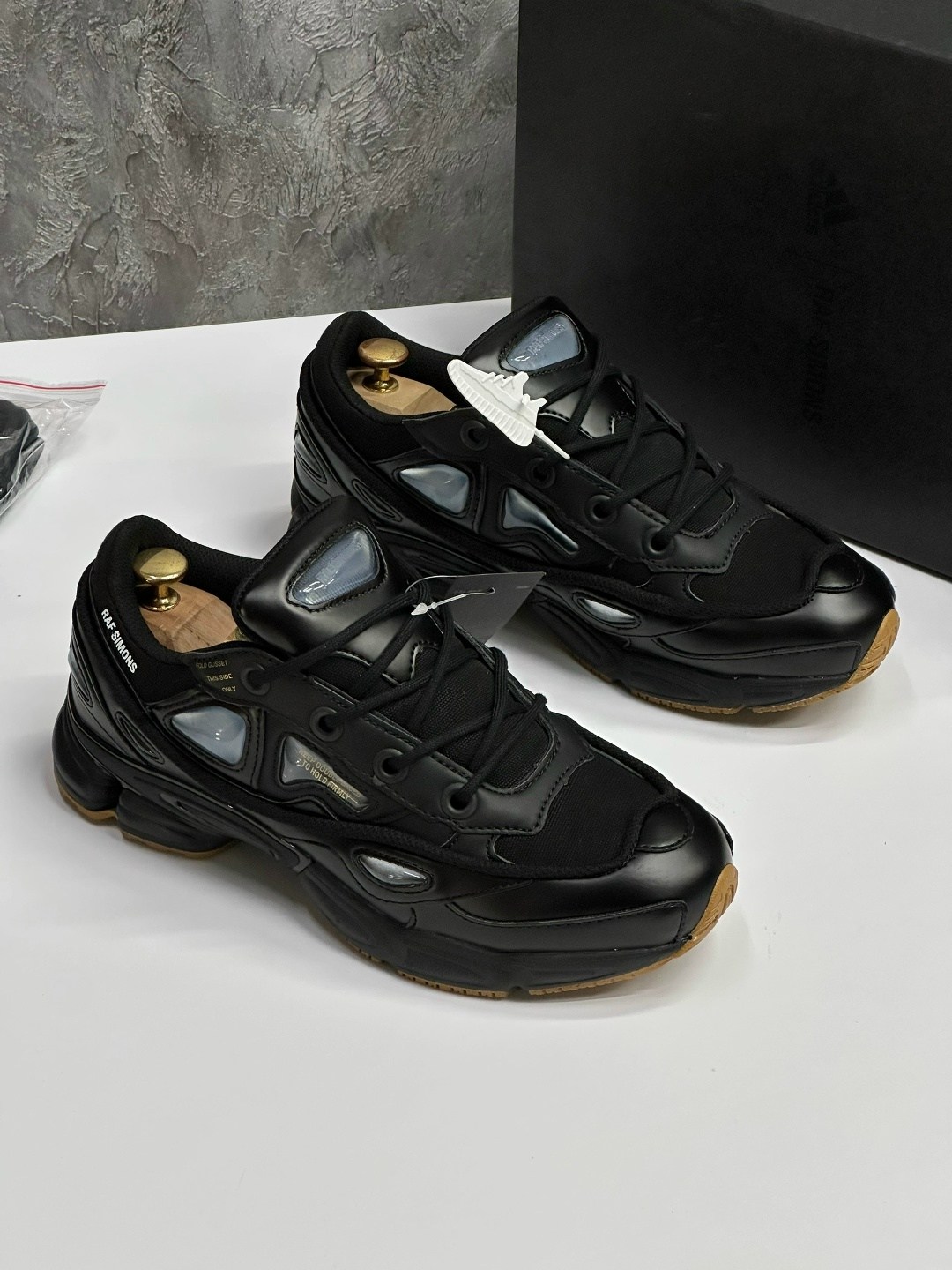 adidas raf simons ozweego,adidas raf simons ozweego 3,кроссовки adidas raf simons x ozweego 3 black corn черный,adidas raf simons ozweego 2,raf simons x adidas ozweego 3 black corn bb6741