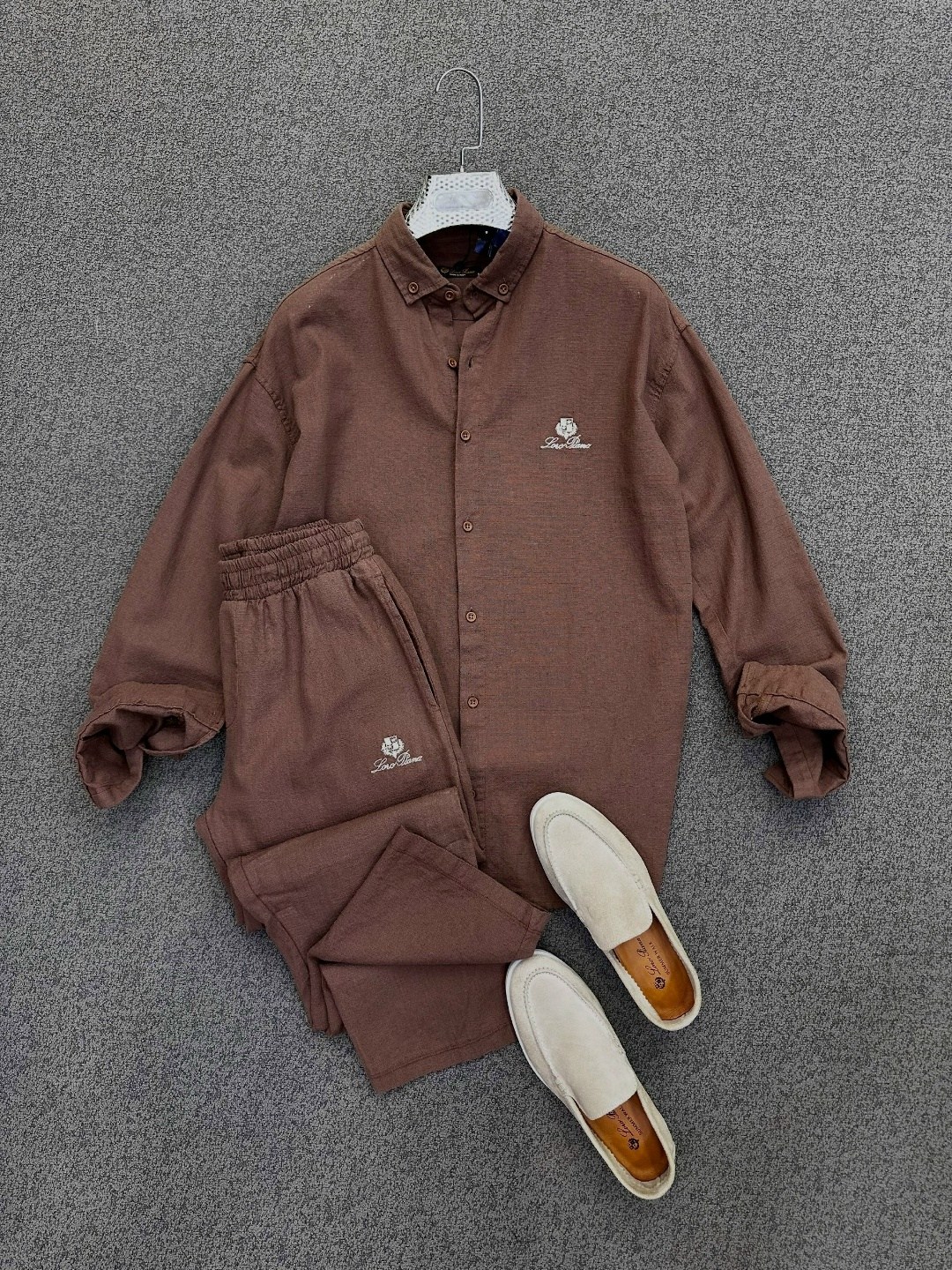 спортивный костюм loro piana,костюм loro piana,спортивный костюм мужской модный из микровельвета коричневого цвета,мужская мода,спортивный костюм мужской