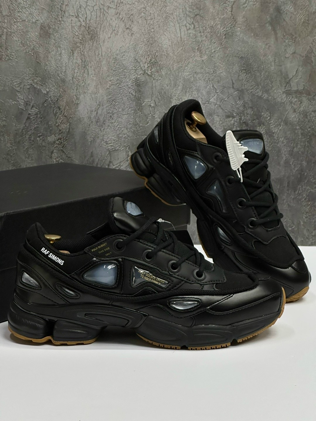 adidas raf simons ozweego,adidas raf simons ozweego 3,кроссовки adidas raf simons x ozweego 3 black corn черный,adidas raf simons ozweego 2,raf simons x adidas ozweego 3 black corn bb6741