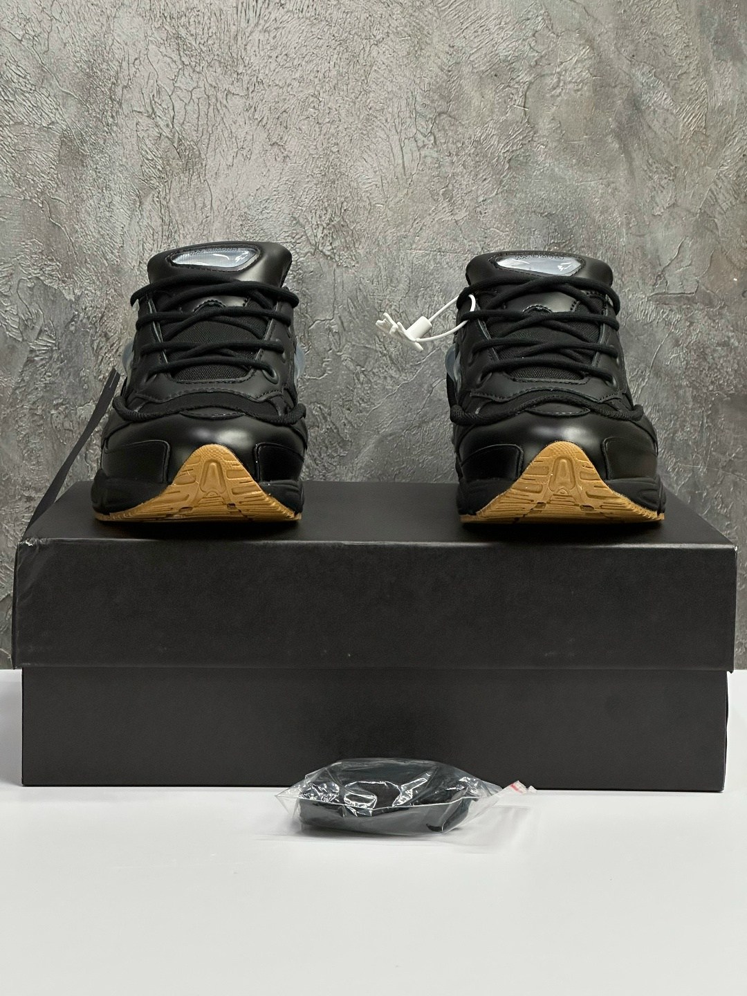 adidas raf simons ozweego,adidas raf simons ozweego 3,кроссовки adidas raf simons x ozweego 3 black corn черный,adidas raf simons ozweego 2,raf simons x adidas ozweego 3 black corn bb6741