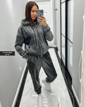 Костюм