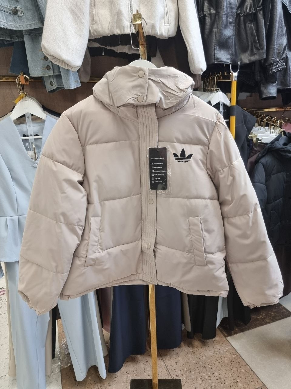 куртка balenciaga adidas женская весенняя,куртка спортивная,пуховик adidas,куртка