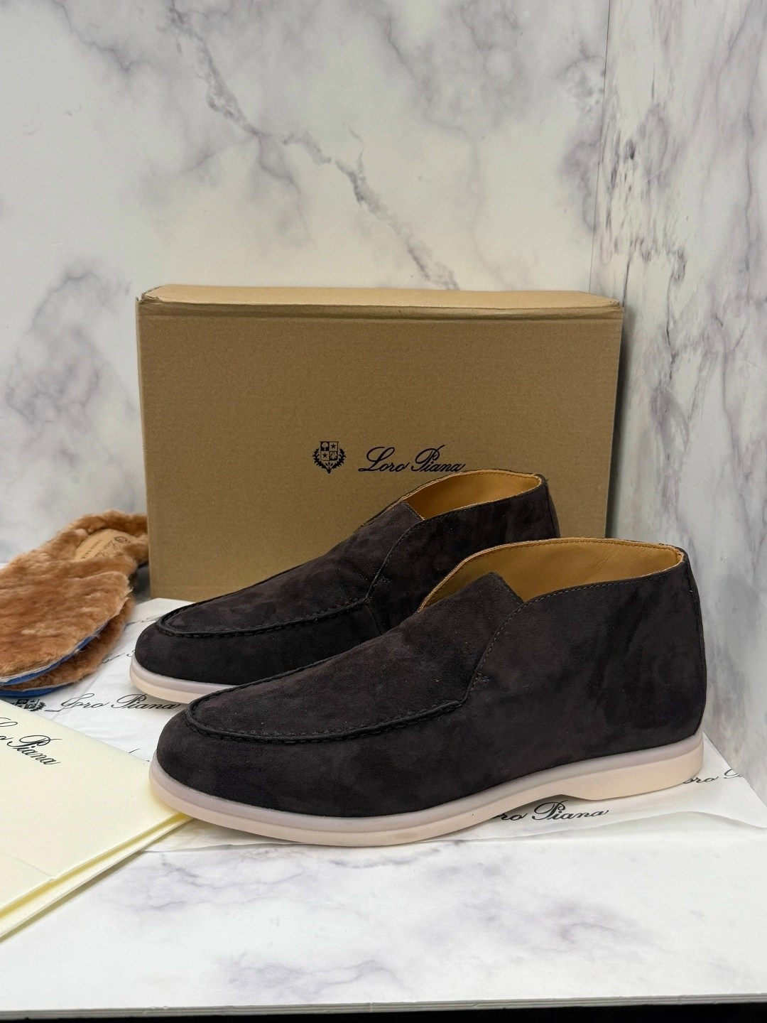 лоферы из натуральной замши loro piana,лоферы loro piana,,лоферы мужские loro piana,замшевые лоферы loro piana