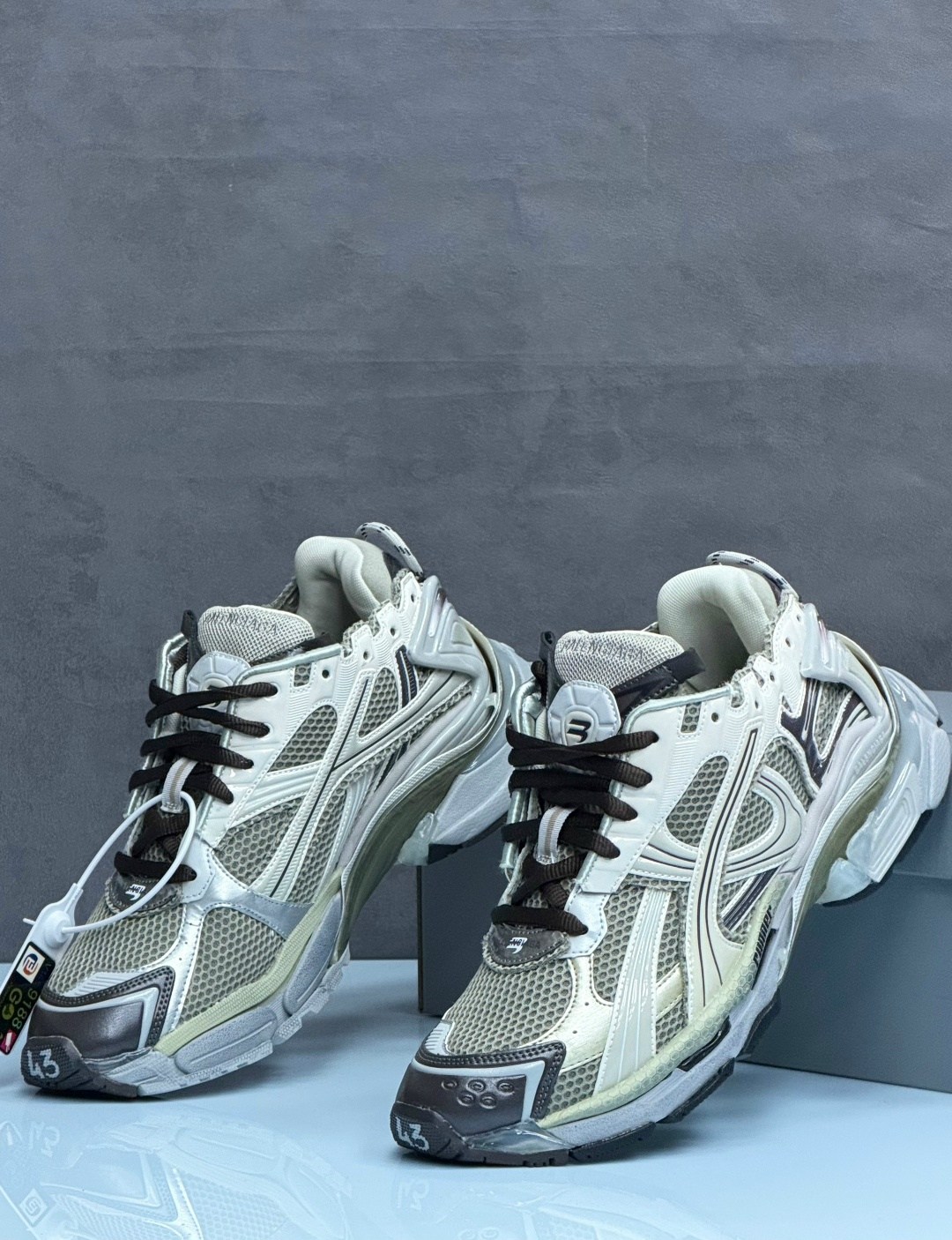 кроссовки balenciaga,кроссовки balenciaga runner 2.0 beige,мужские кроссовки balenciaga runner черный серый,кроссовки мужские balenciaga,кроссовки balenciaga runner