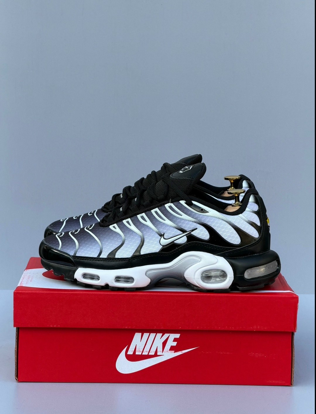 кроссовки nike air max tn plus,кроссовки nike air max tn plus ultra белые с серым,nike air max tn plus,кроссовки nike tn plus,кроссовки мужские nike air max tn plus