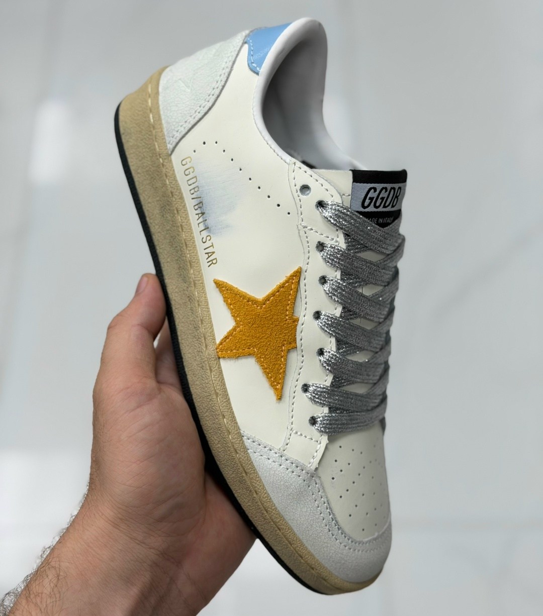 ,кроссовки golden goose,женские брендовые кроссовки кеды со звездой голден гус golden goose,кеды golden goose superstar,кеды golden goose superstar белые с чёрной пяткой