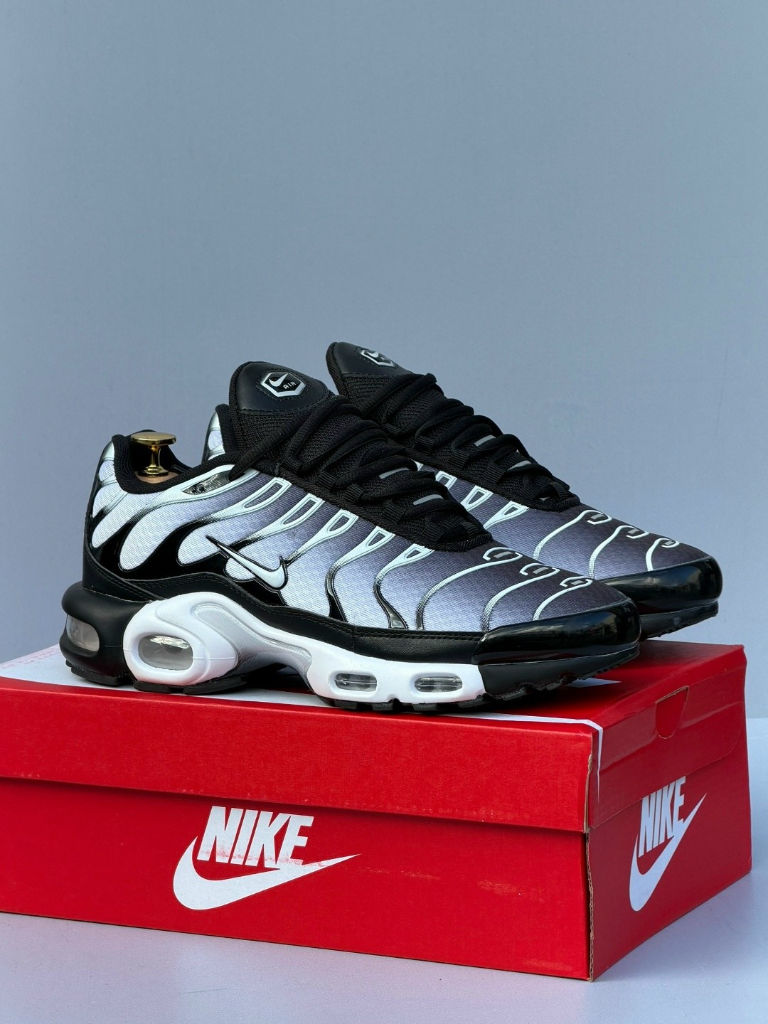 кроссовки nike air max tn plus,кроссовки nike air max tn plus ultra белые с серым,nike air max tn plus,кроссовки nike tn plus,кроссовки мужские nike air max tn plus
