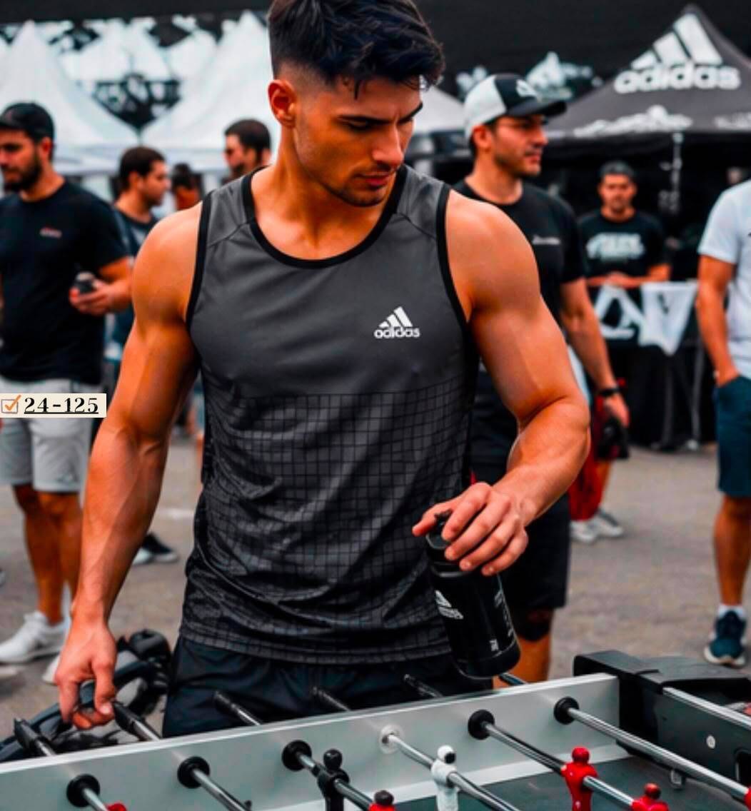 мужской фитнес,мужчина,красивые спортивные парни,майка мужская спортивная,парни на спортивном