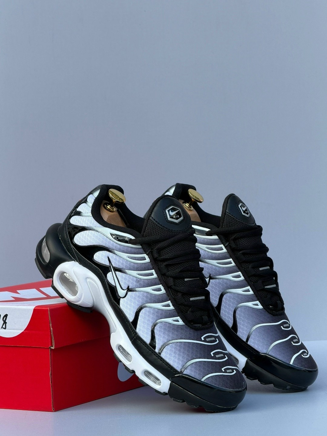 кроссовки nike air max tn plus,кроссовки nike air max tn plus ultra белые с серым,nike air max tn plus,кроссовки nike tn plus,кроссовки мужские nike air max tn plus