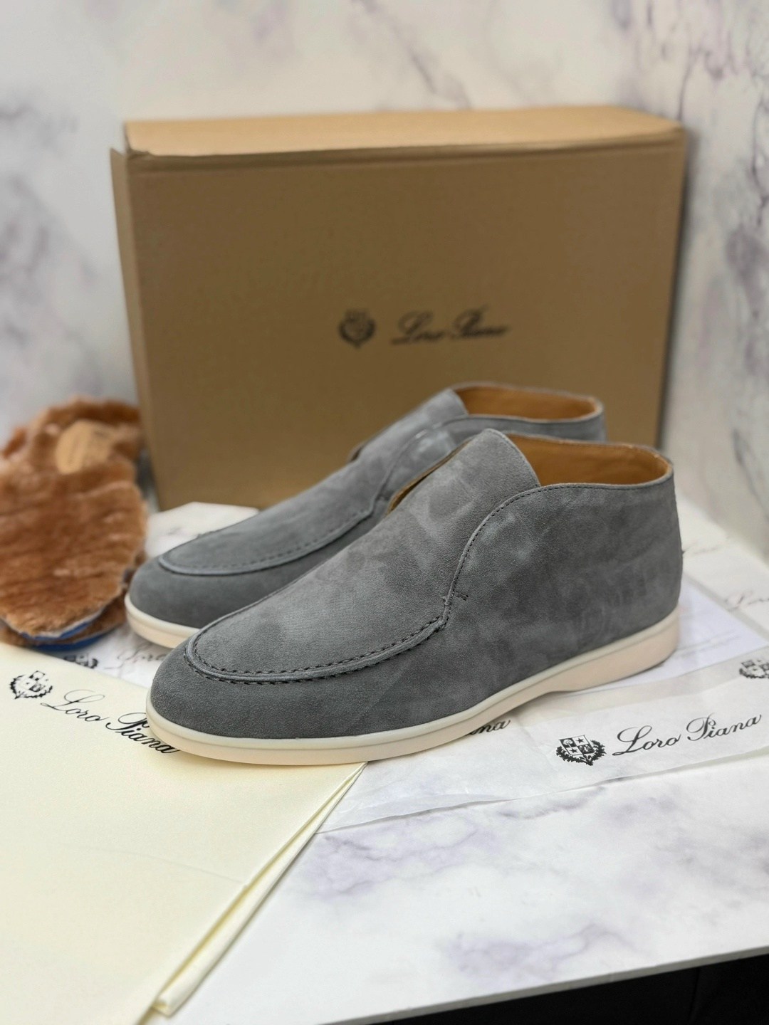 лоферы из натуральной замши loro piana,лоферы loro piana,,лоферы мужские loro piana,замшевые лоферы loro piana