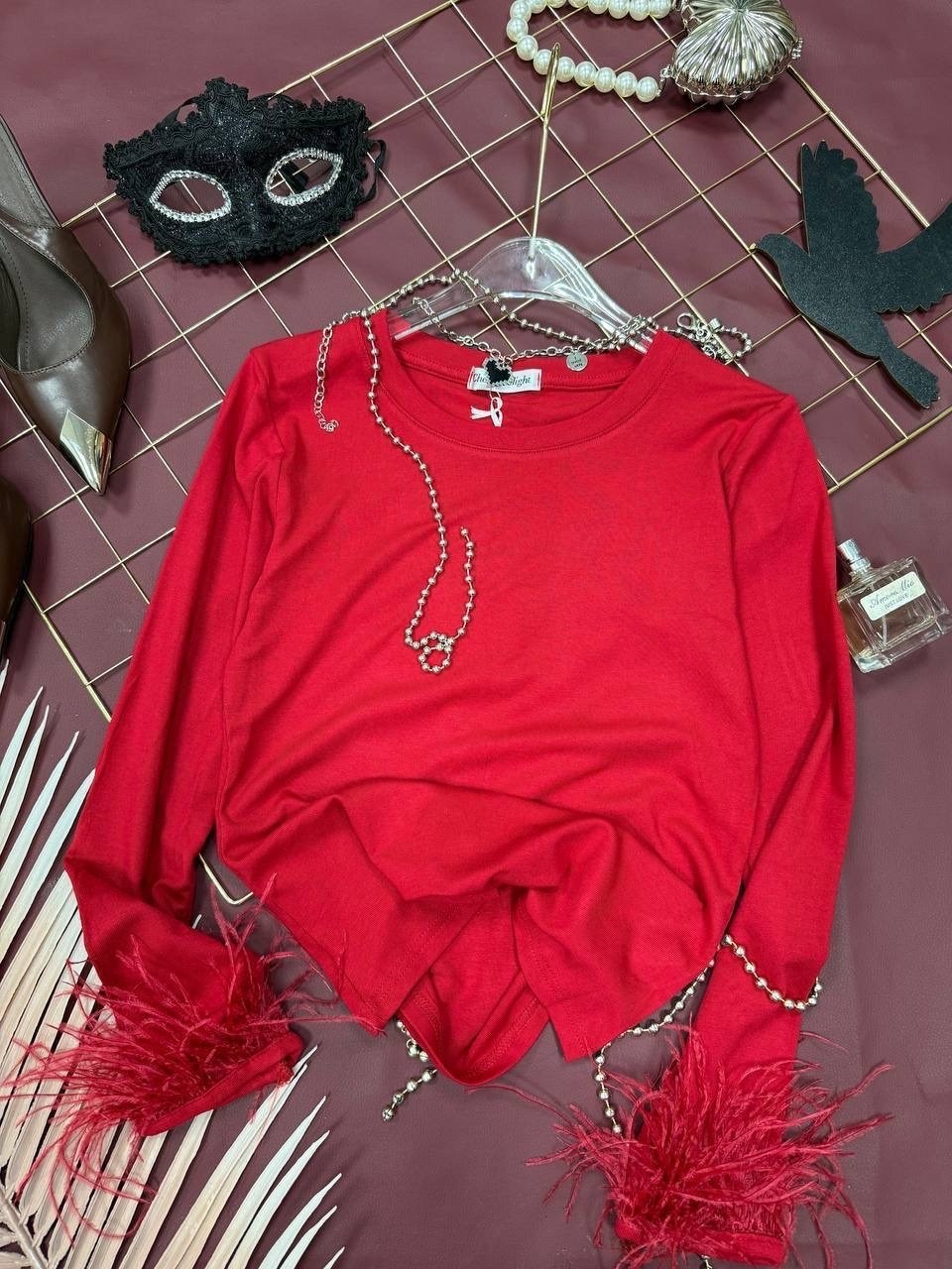 лонгслив с перьями,женская кофта,кофта с перьями,кофта белая,женские стильные