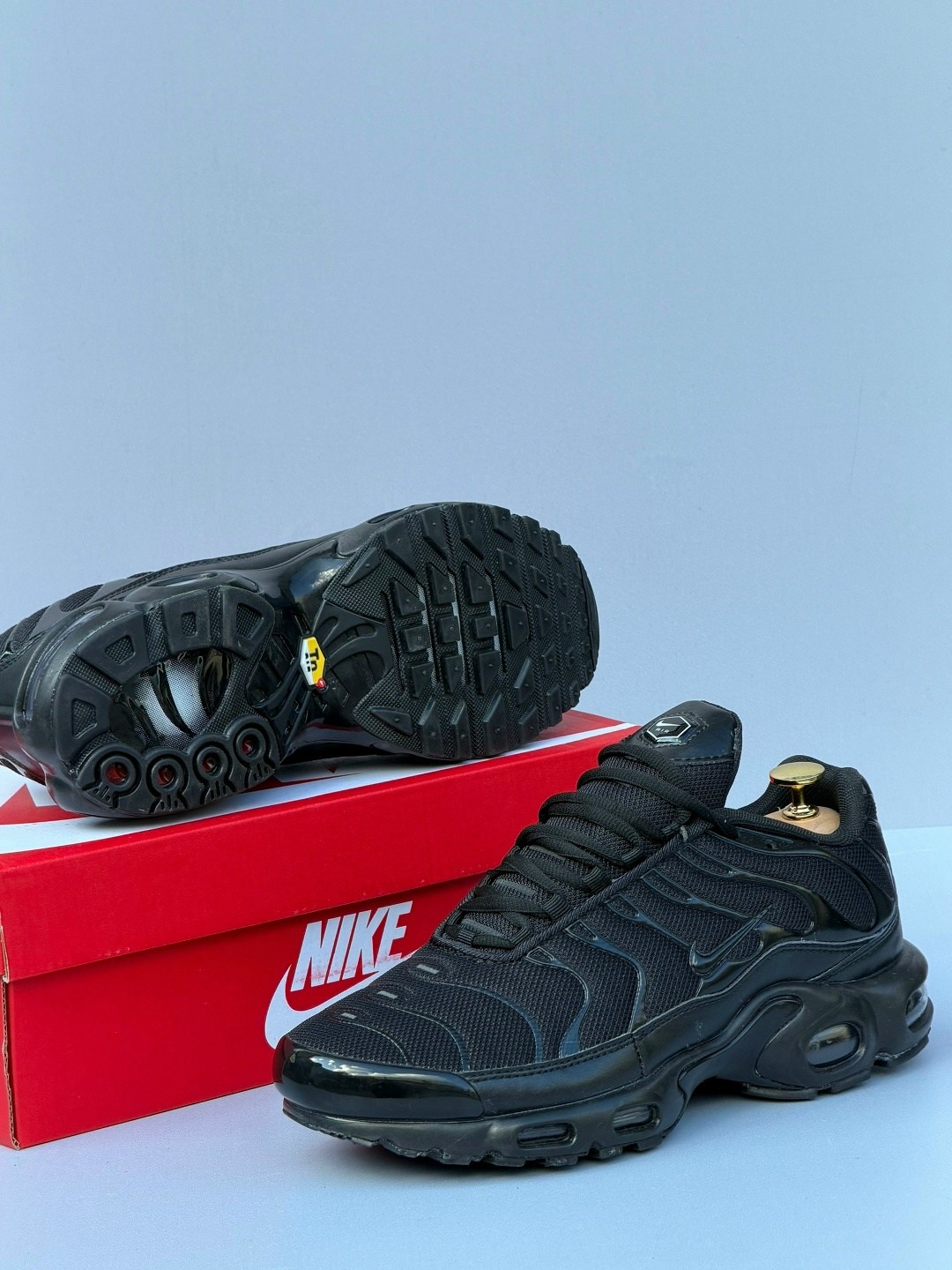 кроссовки nike air max plus tn,nike tn air max plus black,мужские кроссовки nike air max tn plus,nike air max plus tn,спортивные кроссовки унисекс nike air max plus tn черные