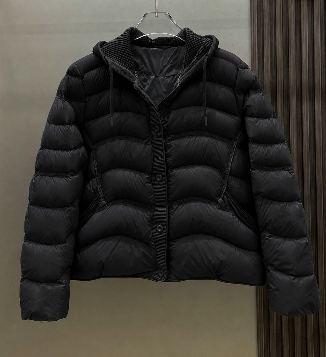 пуховик moncler,пуховик женский,пуховик с капюшоном,куртка женская,куртка пуховик
