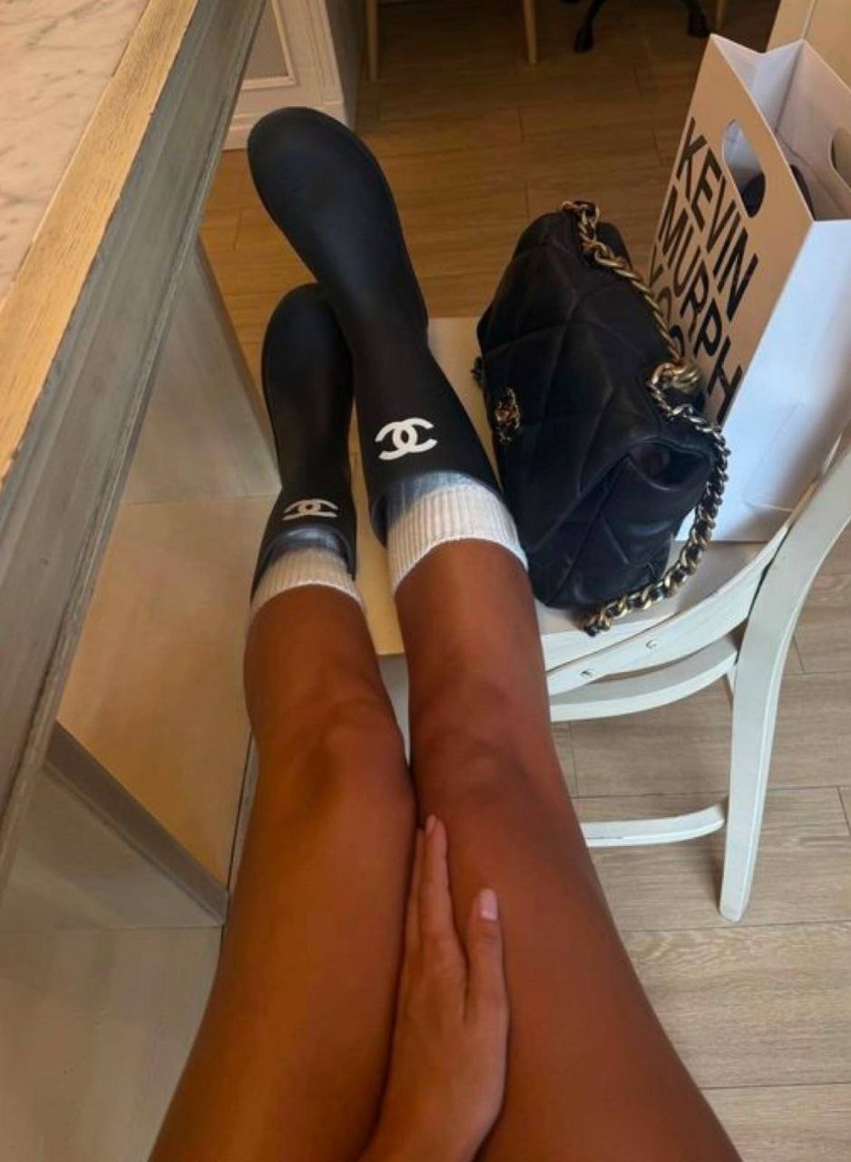 резиновые сапоги chanel,резиновые сапоги шанель,резиновые сапоги,сапоги chanel,сапоги резиновые женские chanel