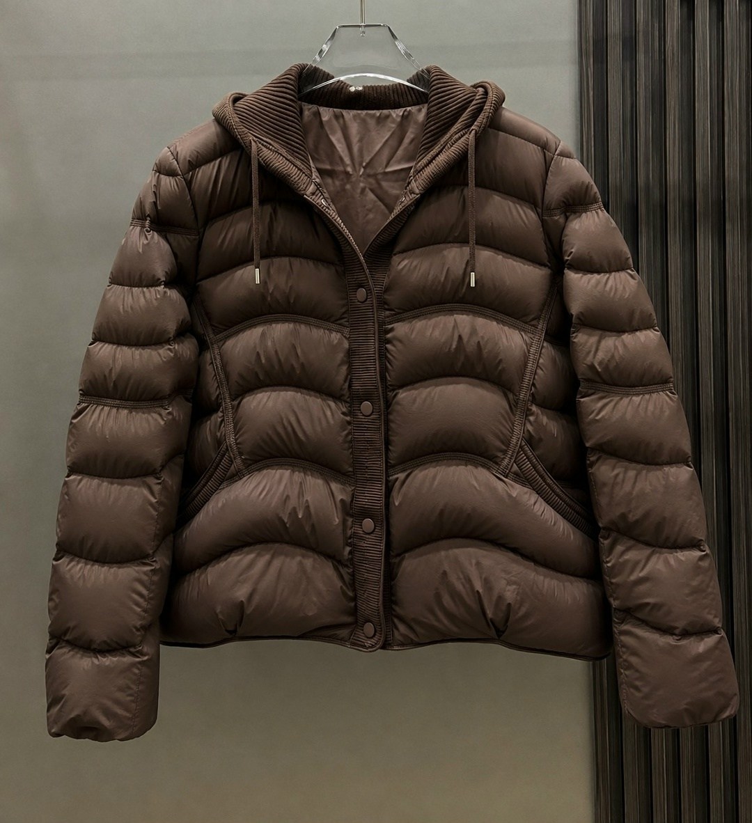 пуховик moncler,пуховик женский,пуховик с капюшоном,куртка женская,куртка пуховик