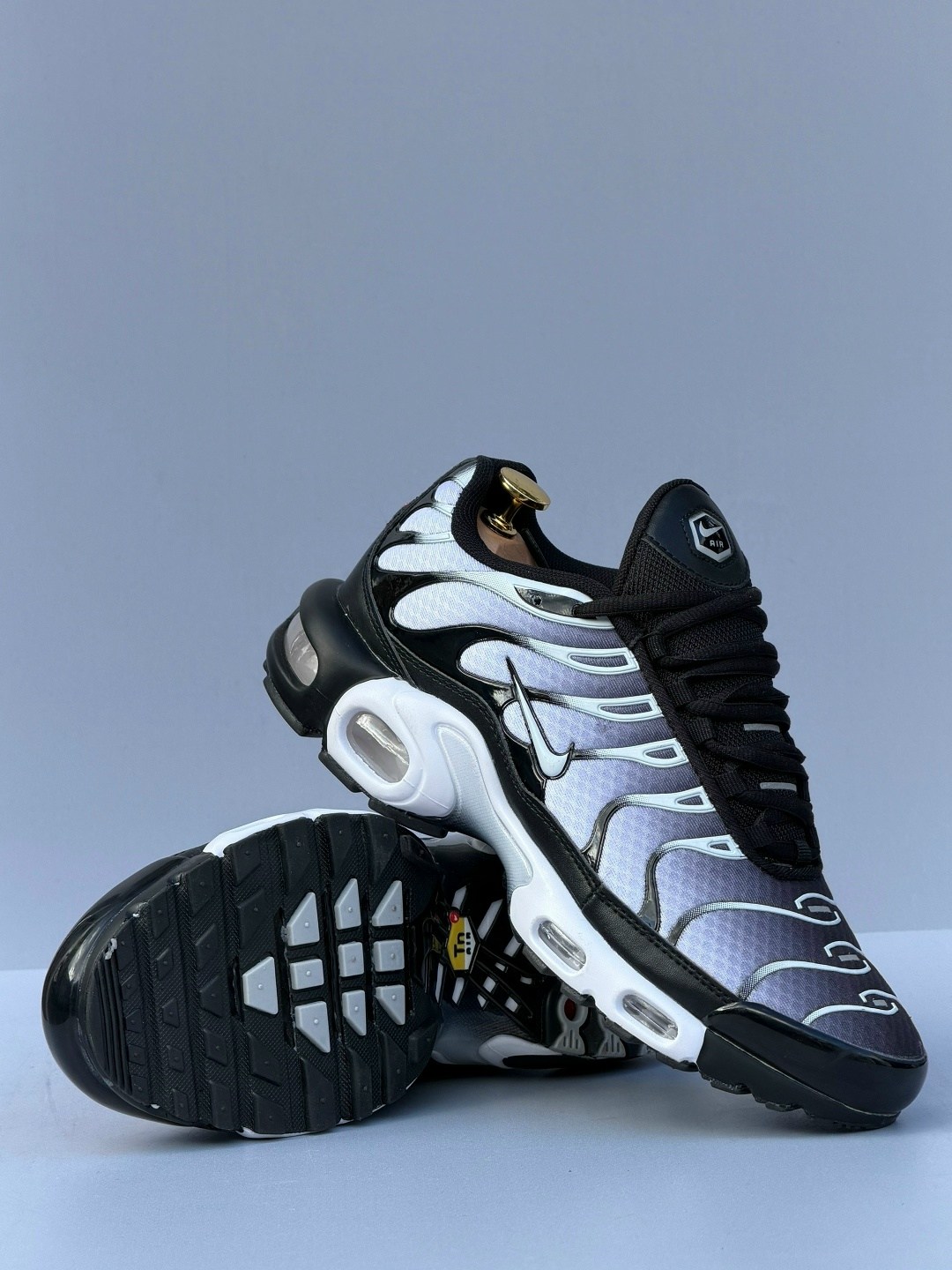 кроссовки nike air max tn plus,кроссовки nike air max tn plus ultra белые с серым,nike air max tn plus,кроссовки nike tn plus,кроссовки мужские nike air max tn plus
