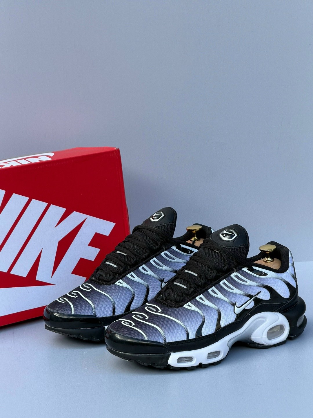 кроссовки nike air max tn plus,кроссовки nike air max tn plus ultra белые с серым,nike air max tn plus,кроссовки nike tn plus,кроссовки мужские nike air max tn plus