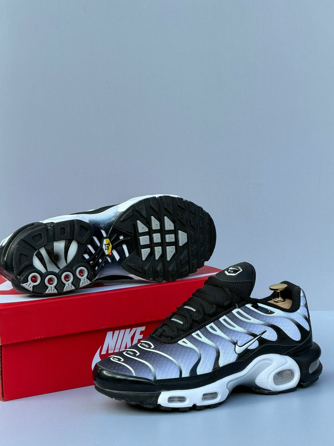кроссовки nike air max tn plus,кроссовки nike air max tn plus ultra белые с серым,nike air max tn plus,кроссовки nike tn plus,кроссовки мужские nike air max tn plus