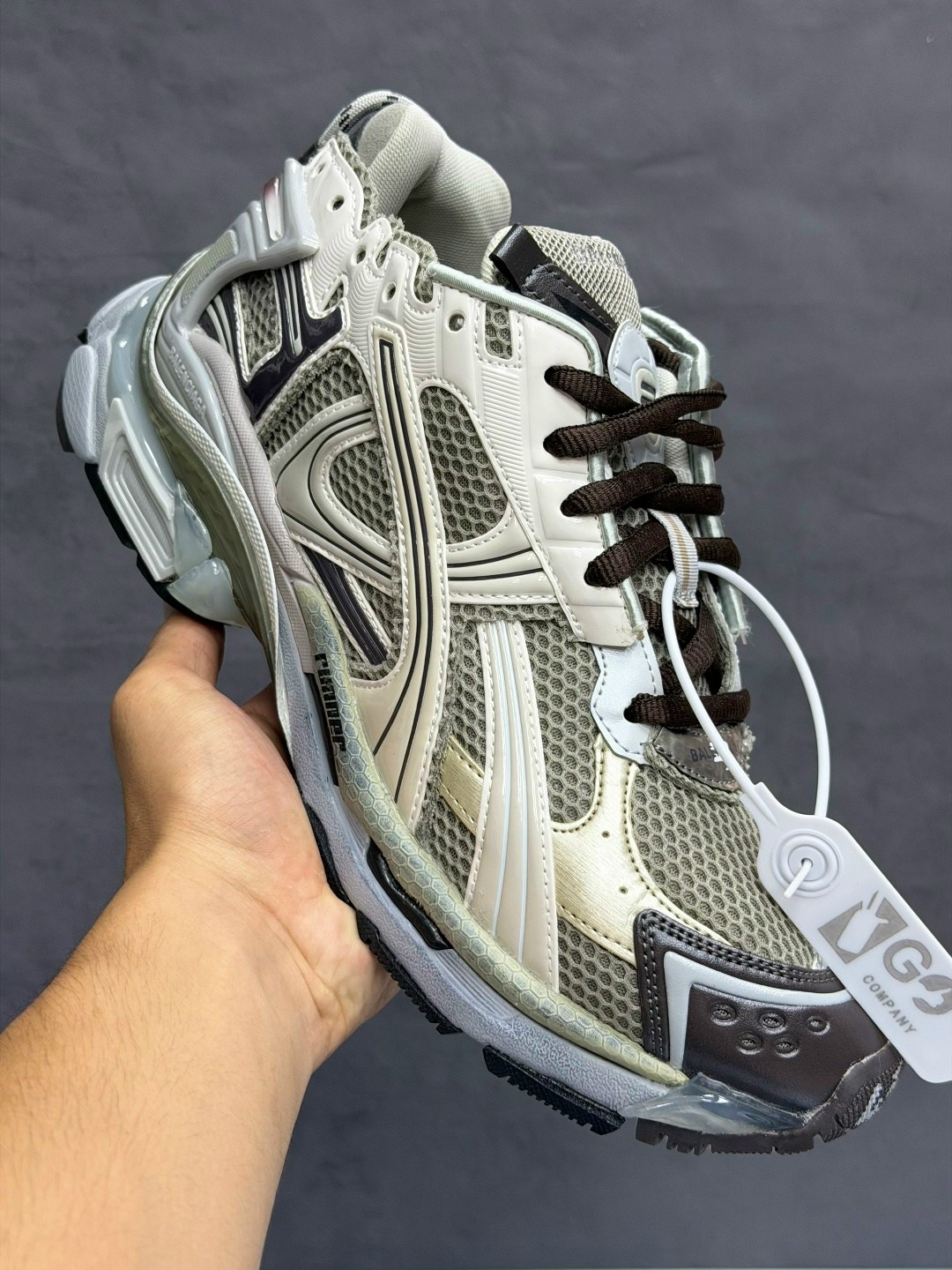 кроссовки balenciaga,кроссовки balenciaga runner 2.0 beige,мужские кроссовки balenciaga runner черный серый,кроссовки мужские balenciaga,кроссовки balenciaga runner