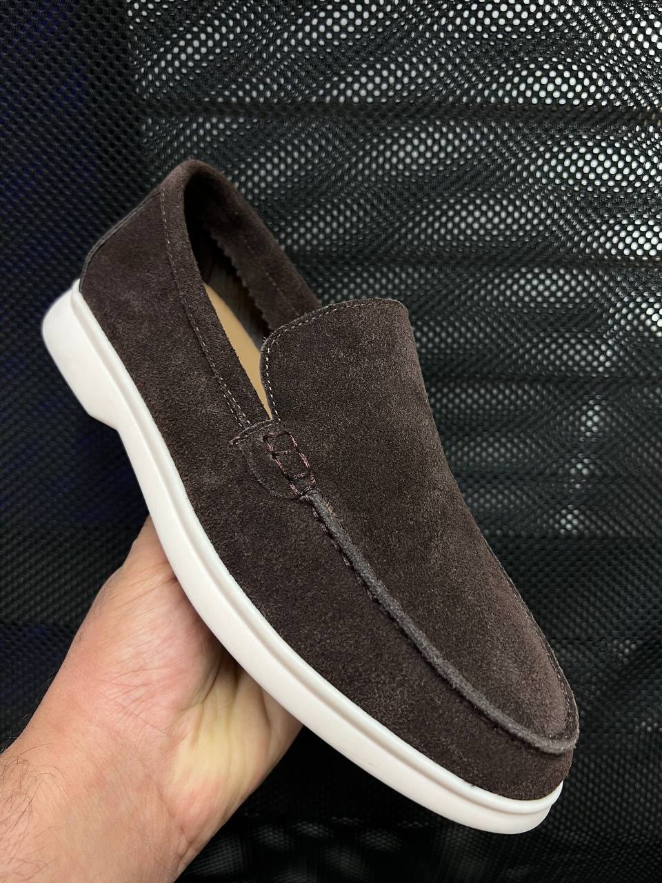 ,мужские лоферы без шнуровки boss siena серый,лоферы мужские loro piana,лоферы loro piana,лоферы из натуральной замши loro piana