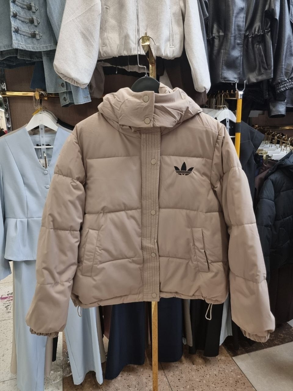 куртка balenciaga adidas женская весенняя,куртка спортивная,пуховик adidas,куртка