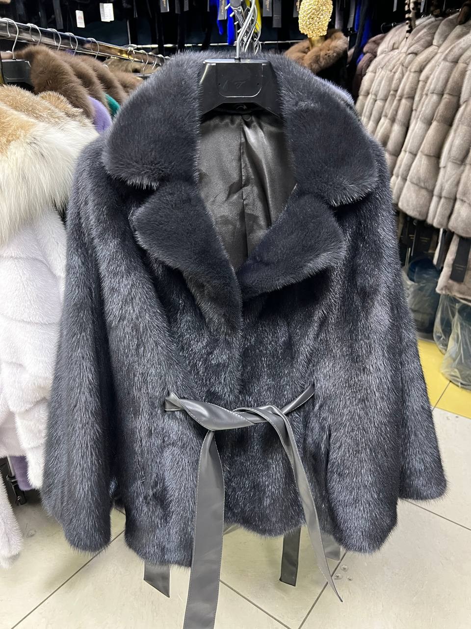 норковая шуба летучая мышь,норковая шуба летучая мышь графит с капюшоном,шубка из меха европейской норки с капюшоном из меха песца,норковая шуба,шуба норковая nafa летучая мышь с соболем