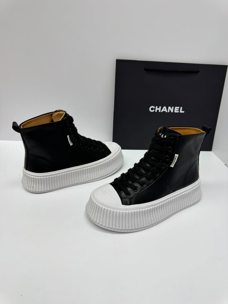 кеды chanel,кроссовки chanel,кеды chanel зимние чёрные с белым,ботинки женские зимние chanel,кеды высокие женские chanel