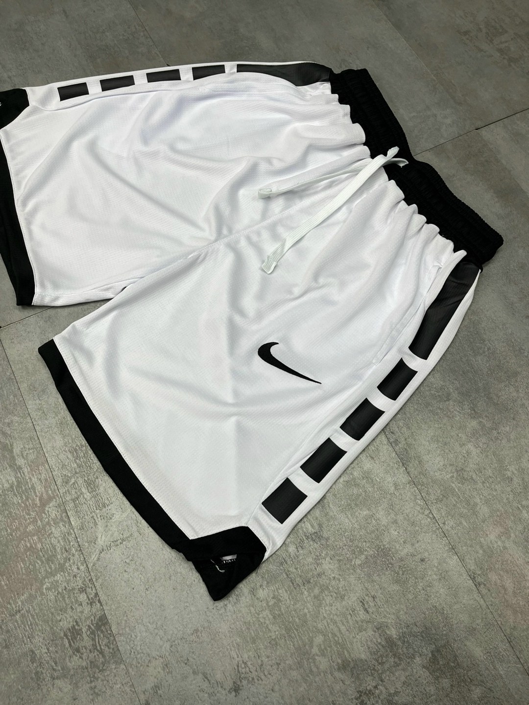 мужские спортивные шорты,спортивные шорты,шорты мужские nike,баскетбольные шорты,мужские спортивные шорты nike
