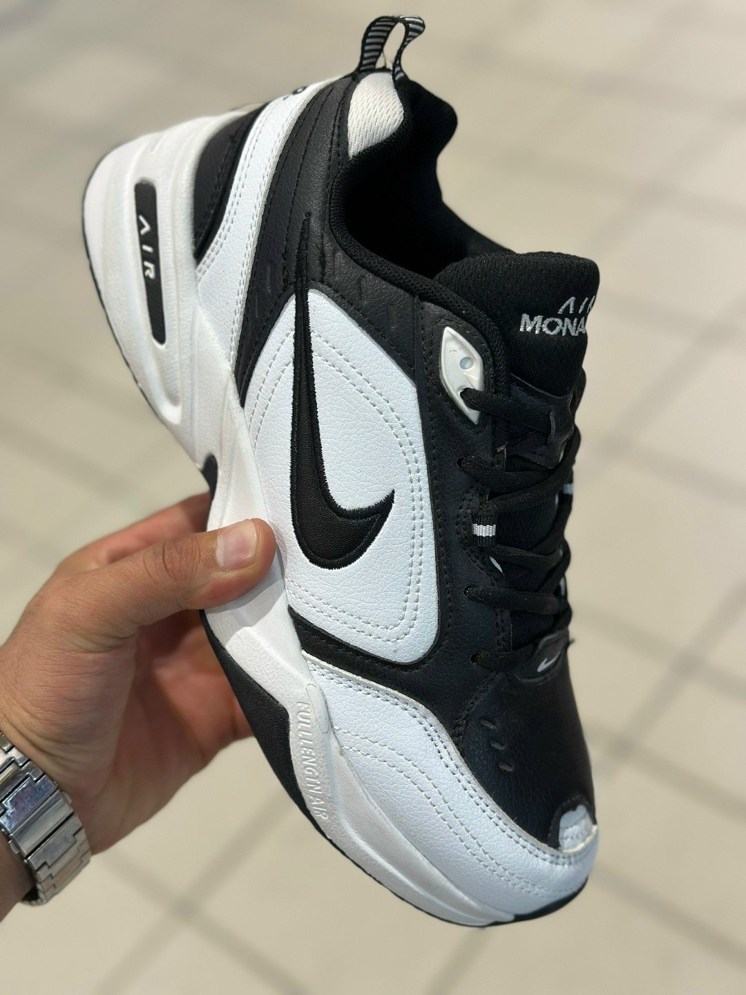 кроссовки мужские nike air monarch iv,кроссовки nike air monarch iv,кроссовки nike air monarch,белые кроссовки мужские nike air monarch,nike air monarch