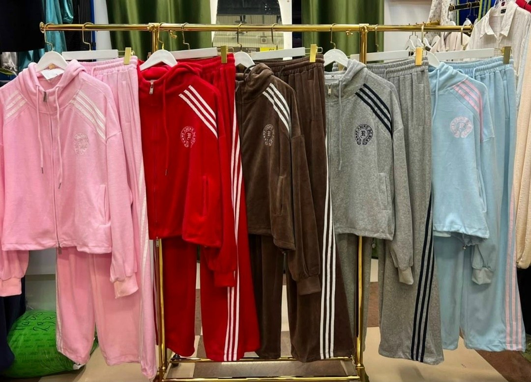 велюровый спортивный костюм,костюм повседневный,велюровый костюм,костюм спортивный,женский костюм