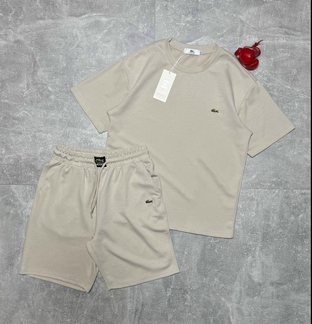 летний костюм с шортами,спортивный костюм lacoste,костюм лакост мужской,костюм шорты и футболка,летние костюмы