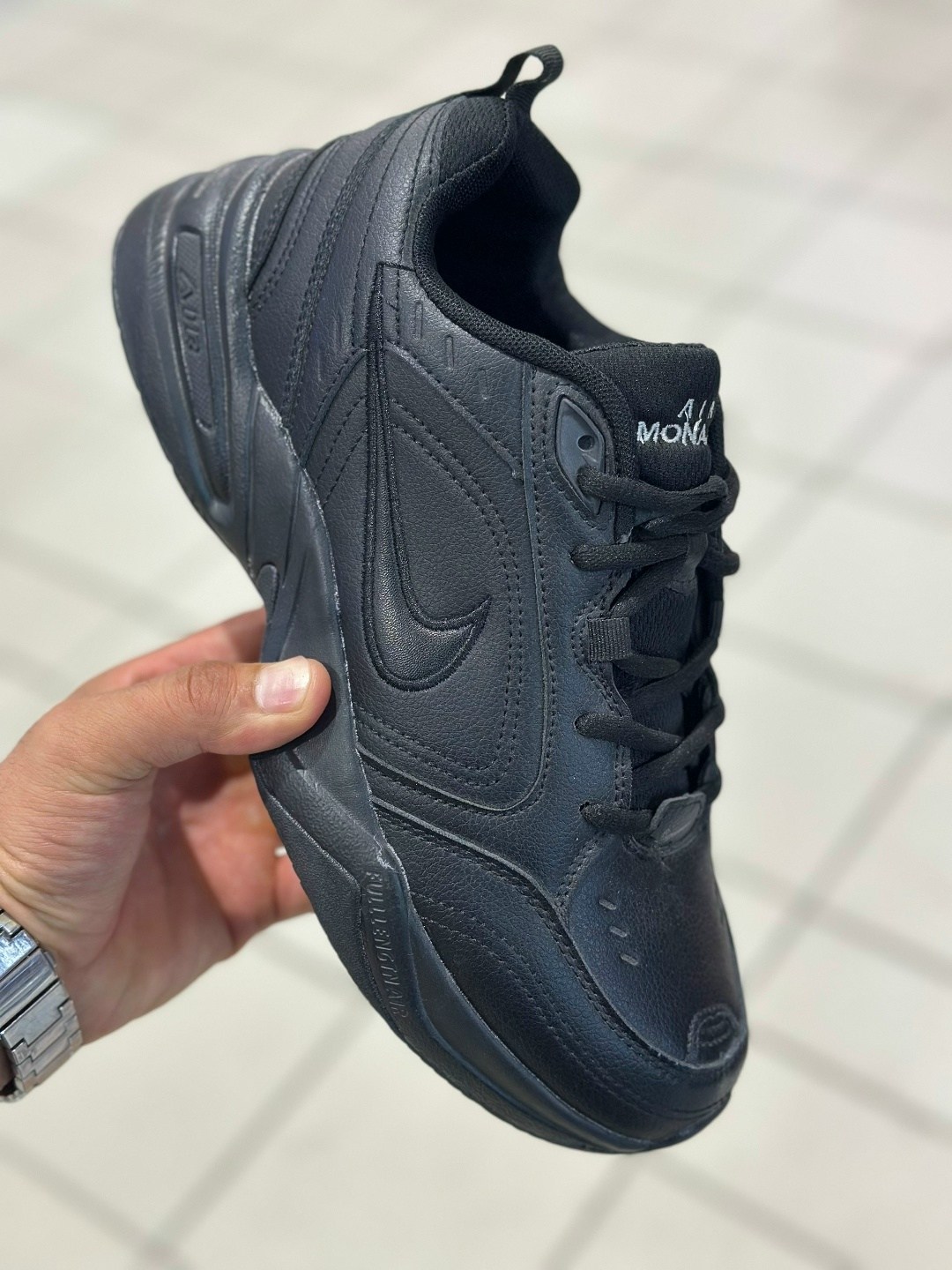 кроссовки мужские nike air monarch iv,кроссовки nike air monarch iv,кроссовки nike air monarch,белые кроссовки мужские nike air monarch,nike air monarch