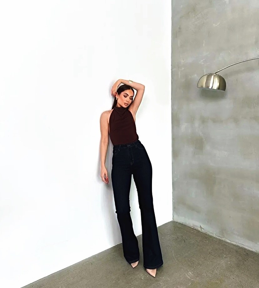 джинсы клеш с высокой посадкой,джинсах,модные наряды,wide-leg-jeans