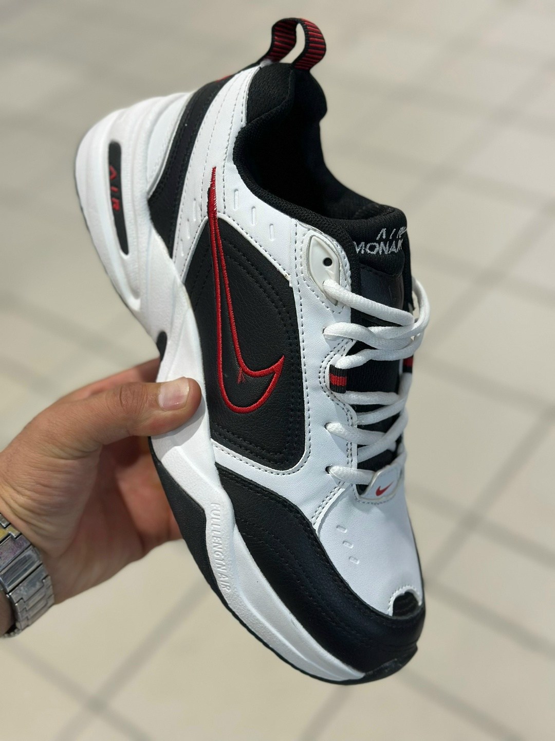 кроссовки мужские nike air monarch iv,кроссовки nike air monarch iv,кроссовки nike air monarch,белые кроссовки мужские nike air monarch,nike air monarch