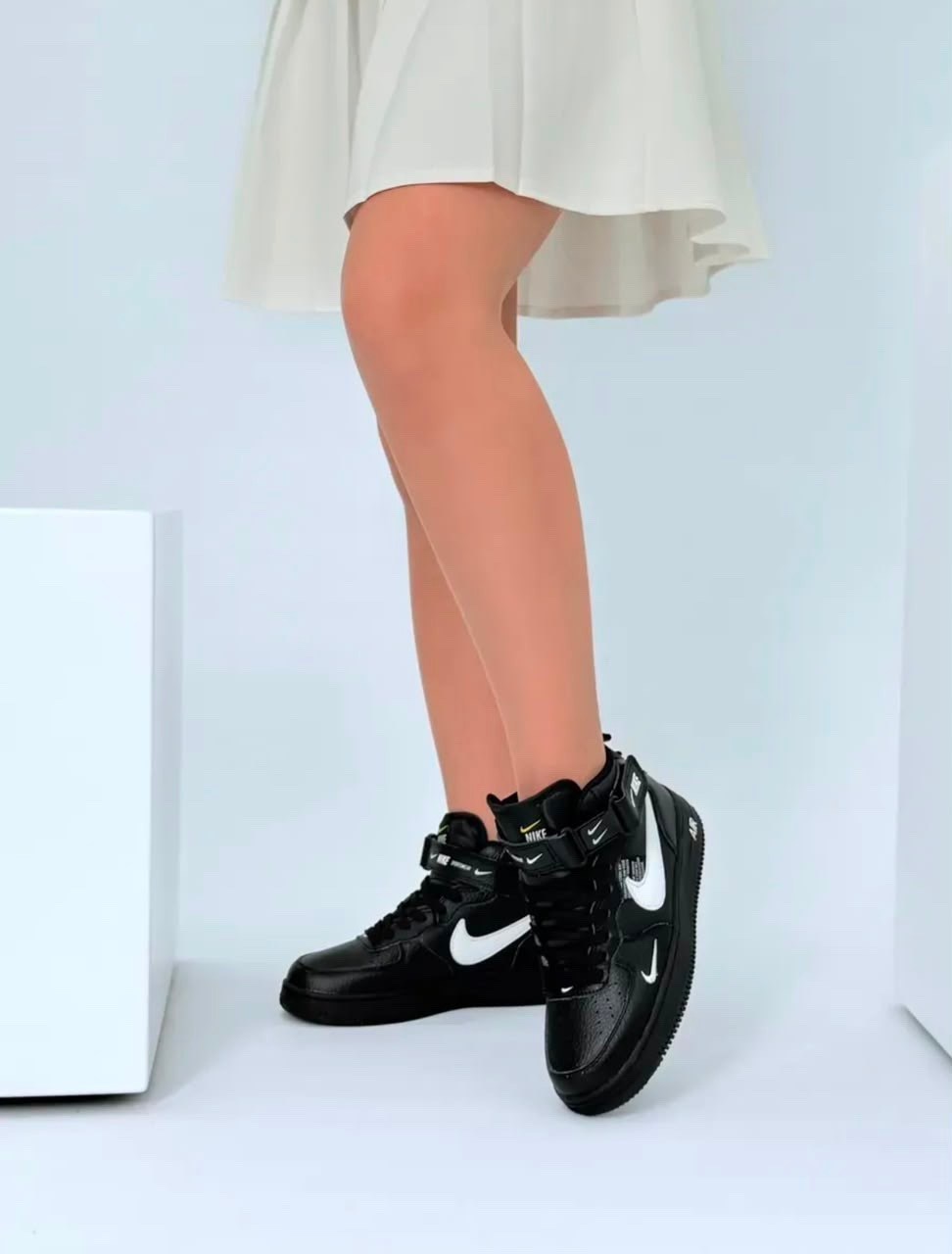 зимние кроссовки nike air force 1 07 mid lv8,nike air force 1 mid black,кроссовки мужские зимние nike air,nike air force 1 07 mid lv8,кроссовки мужские зимние nike air force