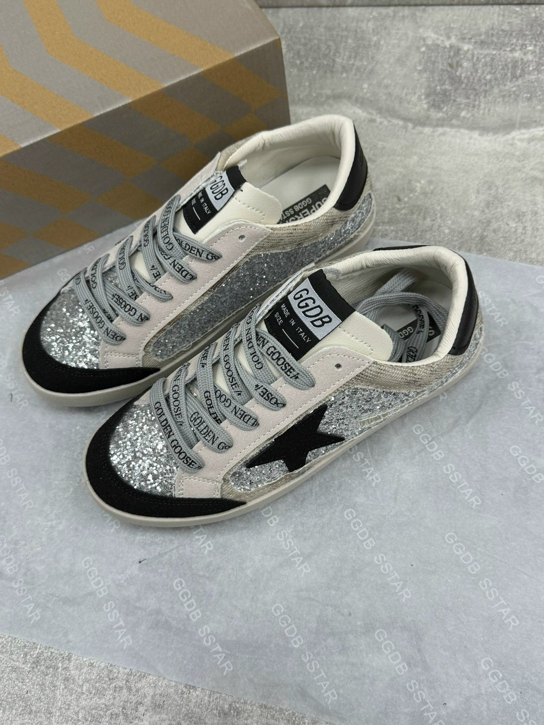 ,кеды golden goose,кроссовки golden goose,golden goose кеды женские,кроссовки golden goose с пайетками на платформе