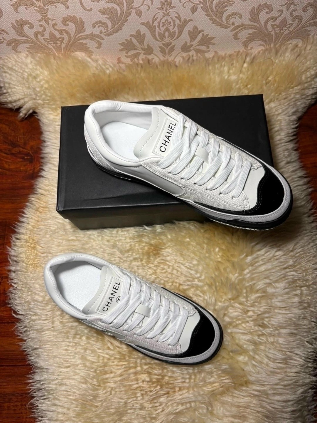 женские кроссовки chanel,кроссовки chanel,,кроссовки шанель женские,серебряные кроссовки