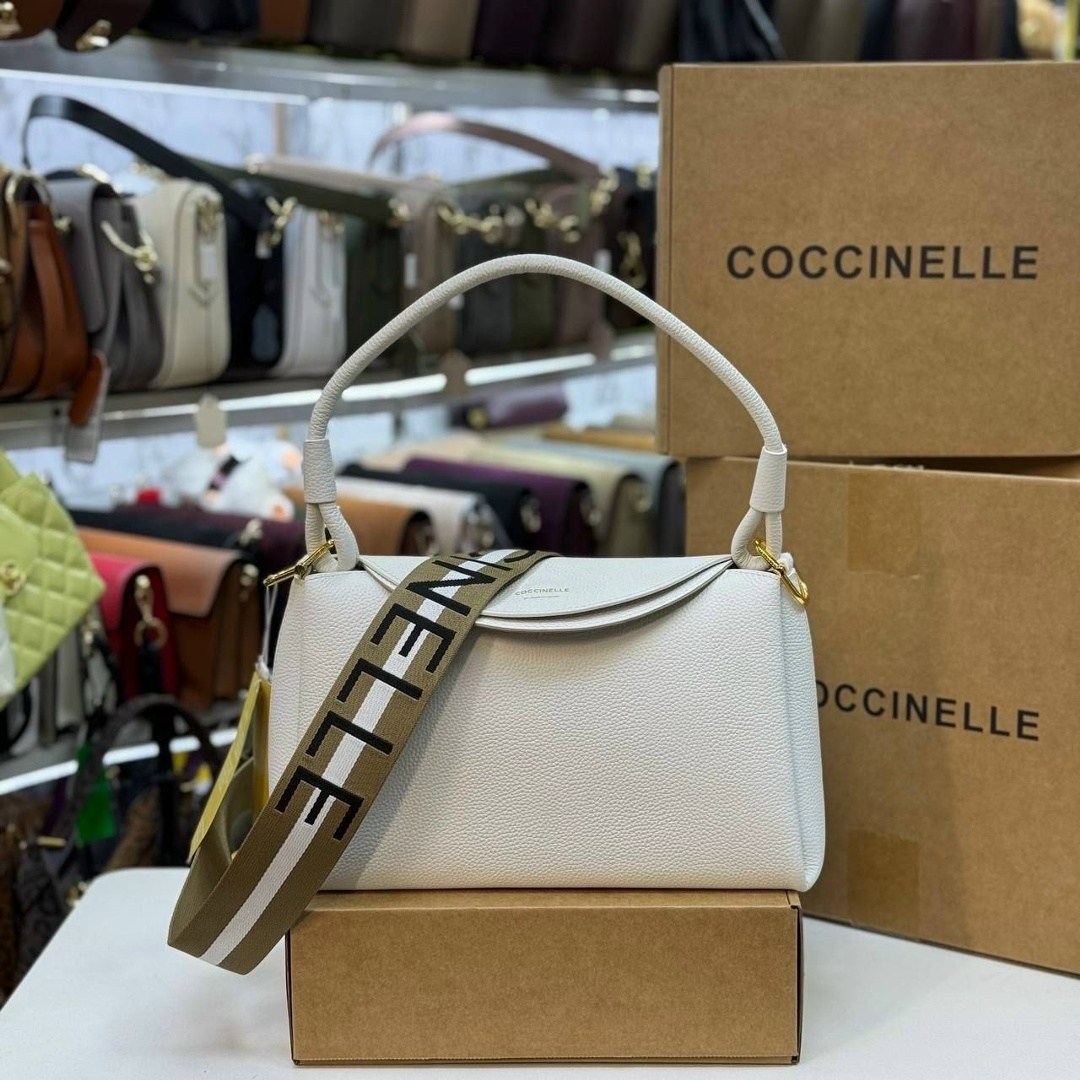 сумка coccinelle,сумка женская coccinelle,брендовые сумочки,стильная сумочка,сумка женская брендовая