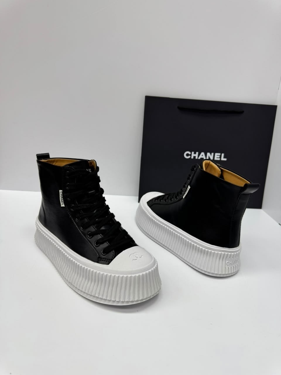 кеды chanel,кроссовки chanel,кеды chanel зимние чёрные с белым,ботинки женские зимние chanel,кеды высокие женские chanel