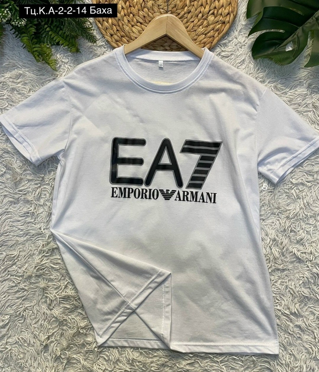футболка emporio armani,мужские футболки emporio armani,футболки для мужчин,футболка ea7 от emporio armani с логотипом uomo в черном цвете,ea 7 emporio armani