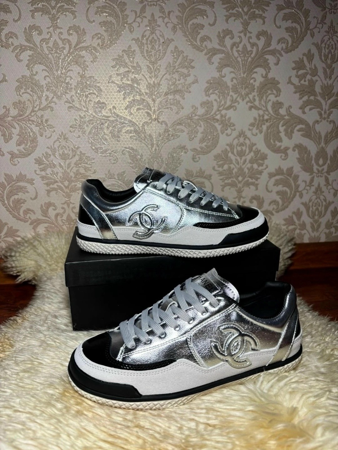 женские кроссовки chanel,кроссовки chanel,,кроссовки шанель женские,серебряные кроссовки