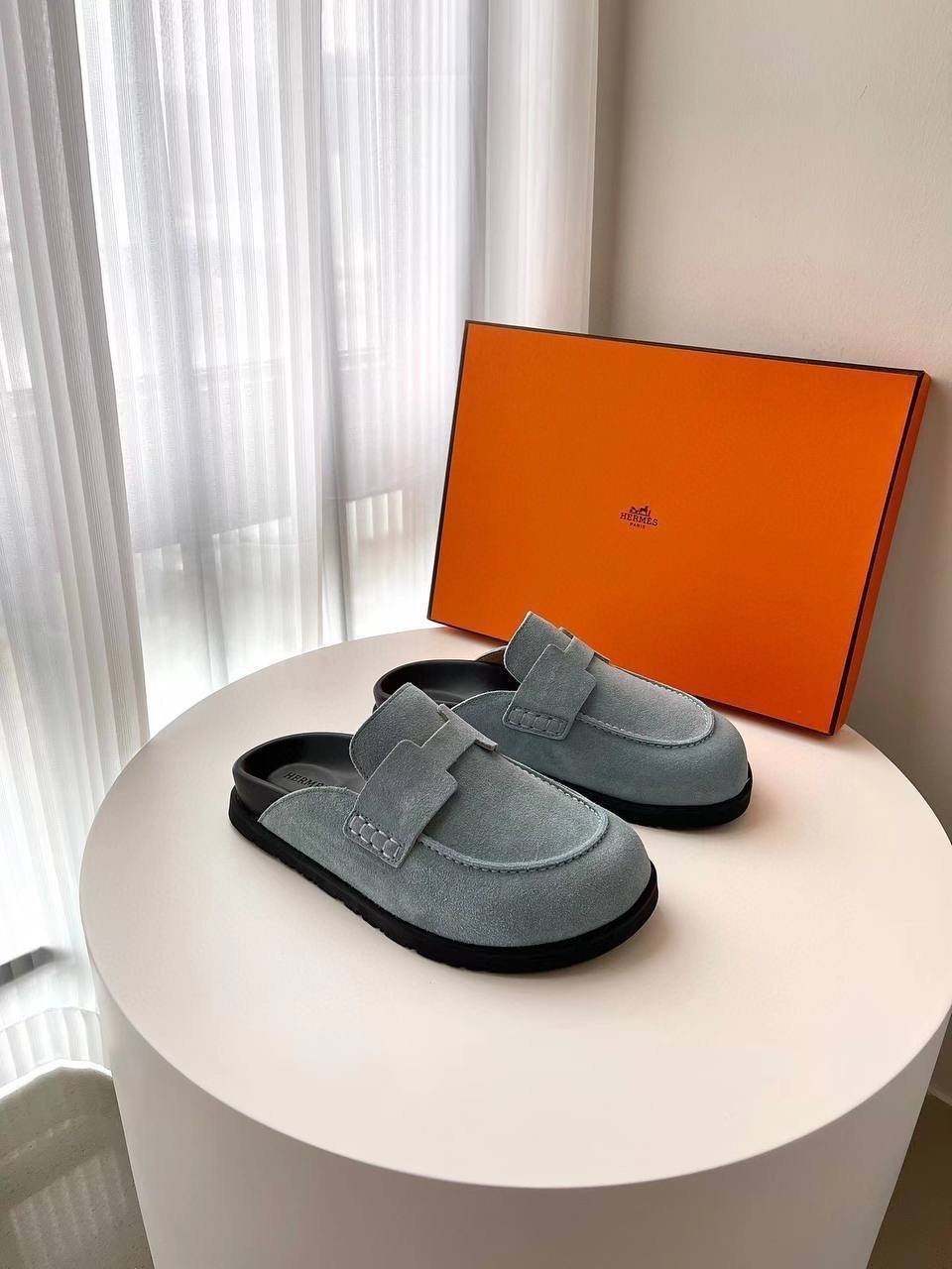 hermes голубые замшевые мюли,лоферы замшевые,лоферы из натуральной замши,обувь,hermes голубые замшевые мюли для женщин