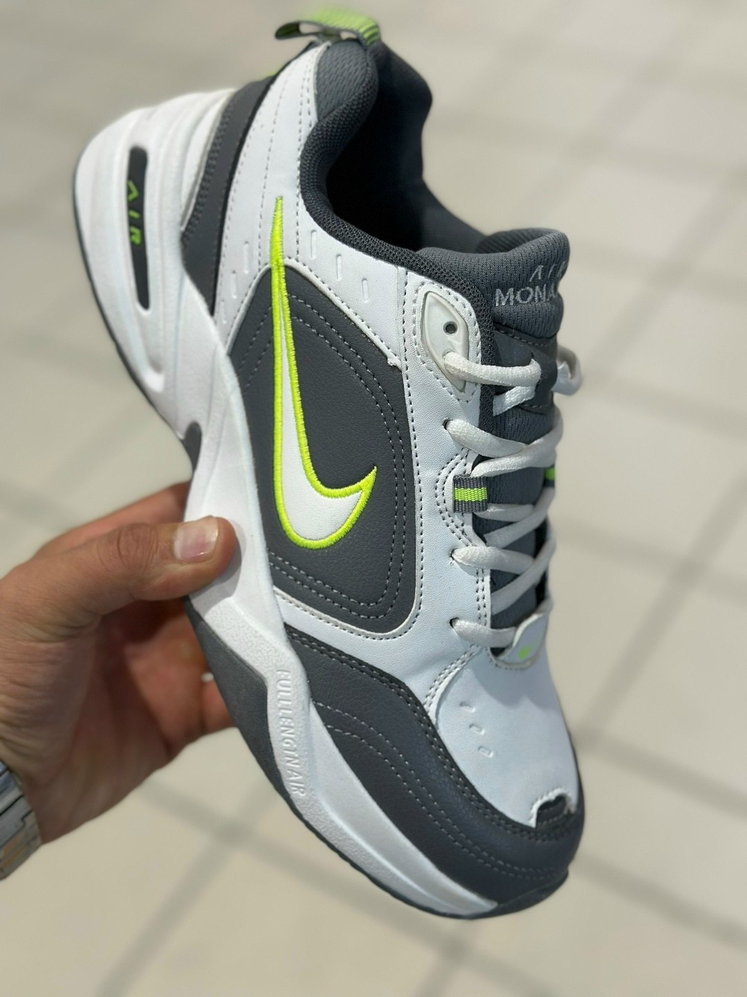 кроссовки мужские nike air monarch iv,кроссовки nike air monarch iv,кроссовки nike air monarch,белые кроссовки мужские nike air monarch,nike air monarch