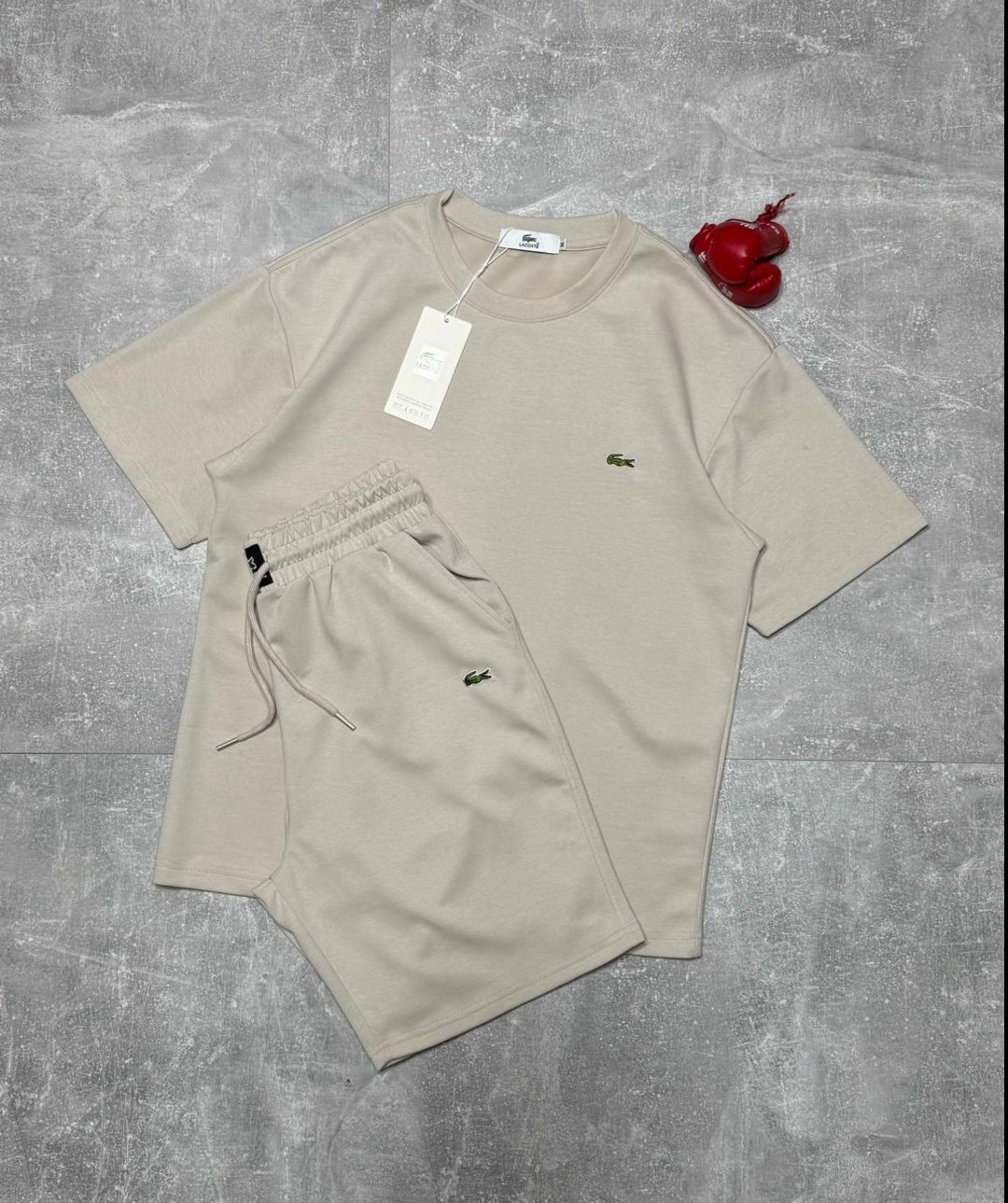 летний костюм с шортами,спортивный костюм lacoste,костюм лакост мужской,костюм шорты и футболка,летние костюмы