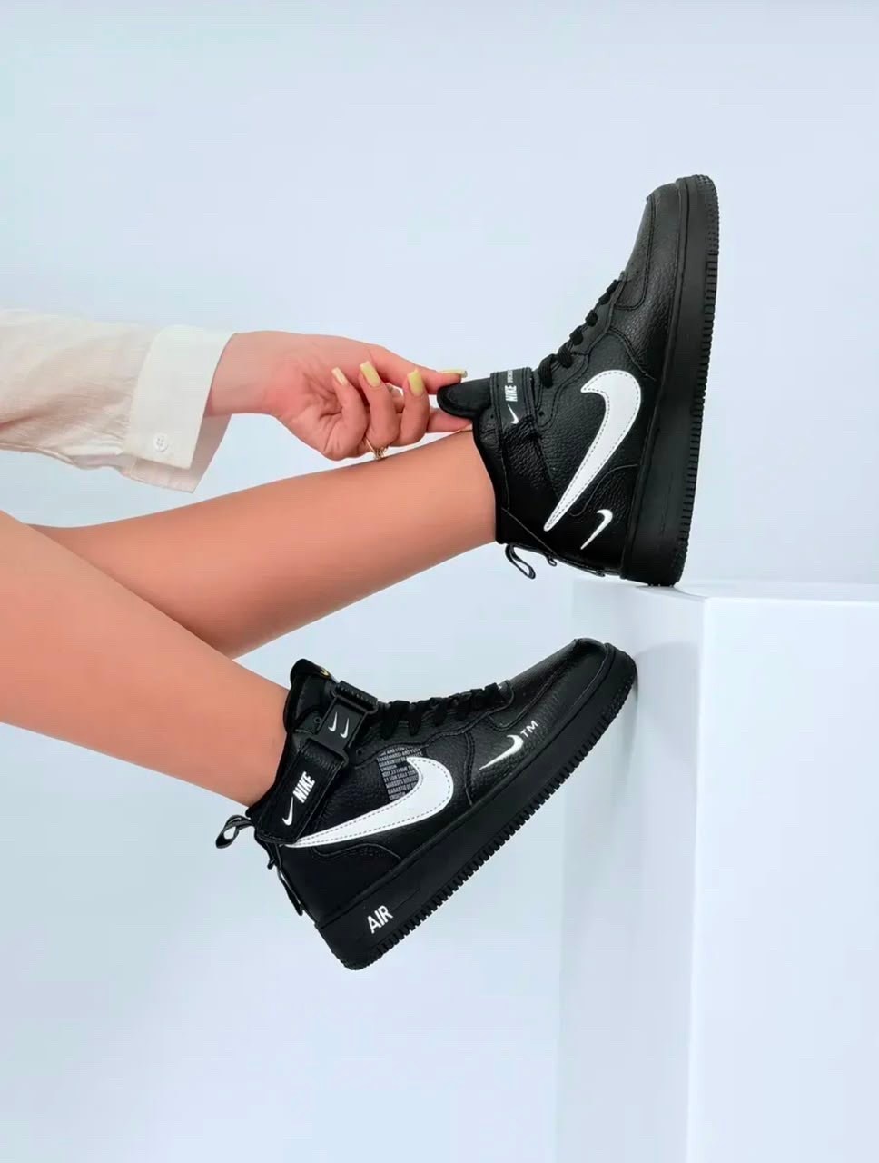 зимние кроссовки nike air force 1 07 mid lv8,nike air force 1 mid black,кроссовки мужские зимние nike air,nike air force 1 07 mid lv8,кроссовки мужские зимние nike air force