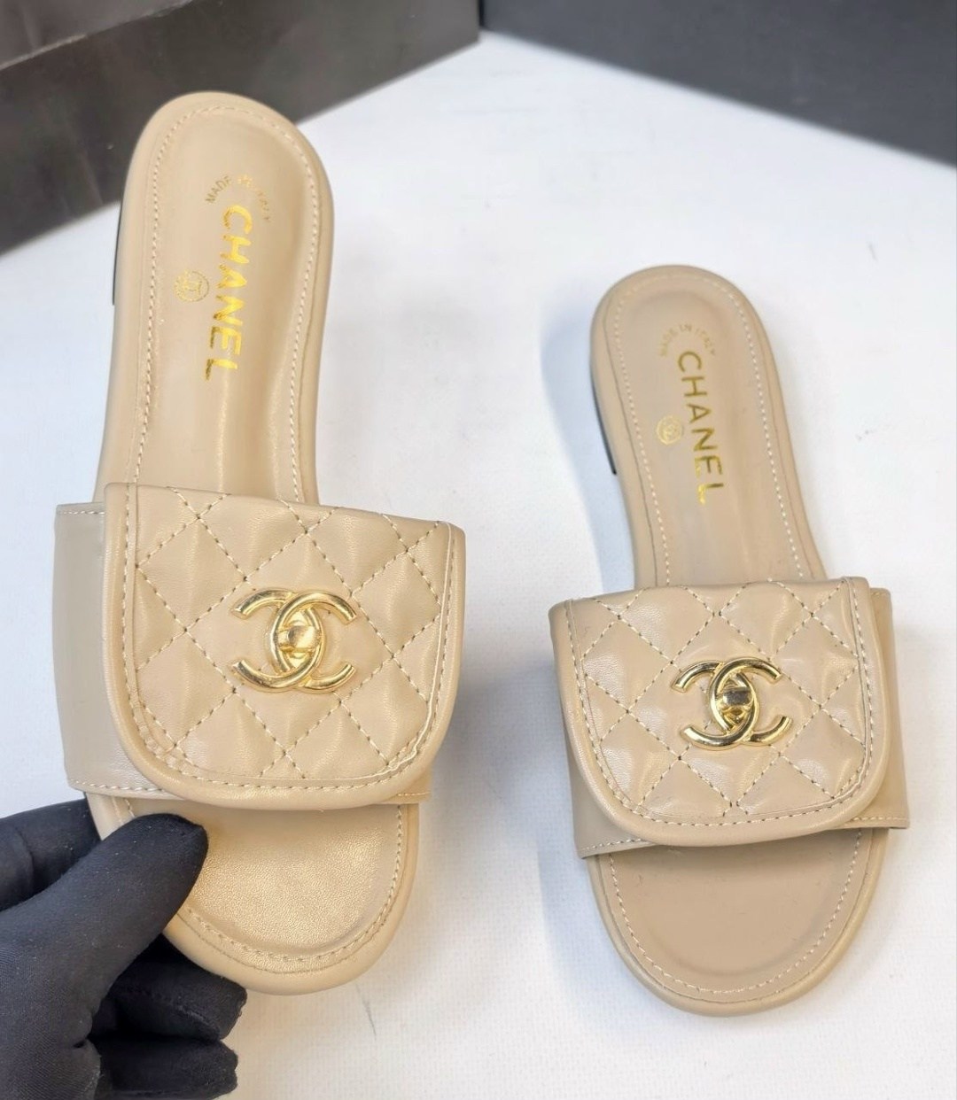 шлепанцы chanel,шлепки шанель,шлепки шанель женские,тапочки женские chanel,женские шлепанцы