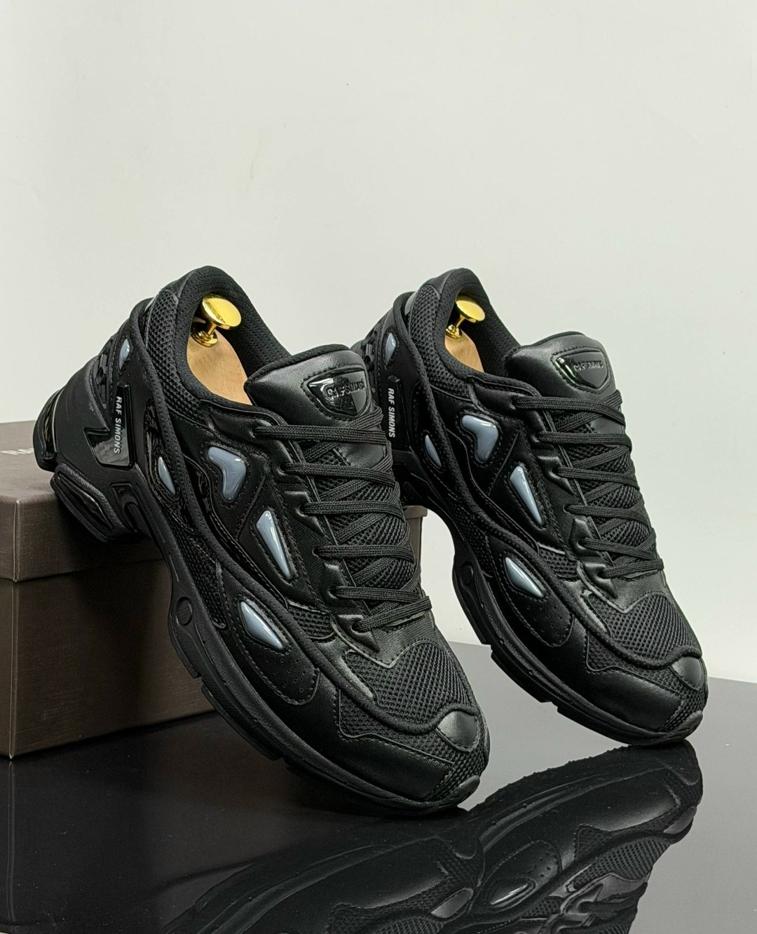 кроссовки raf simons pharaxus sneaker black,кроссовки adidas ozweego 2 x raf simons цвет черный,adidas x raf simons ozweego 2 black,кроссовки adidas raf simons ozweego 3 black,кроссовки адидас raf sim