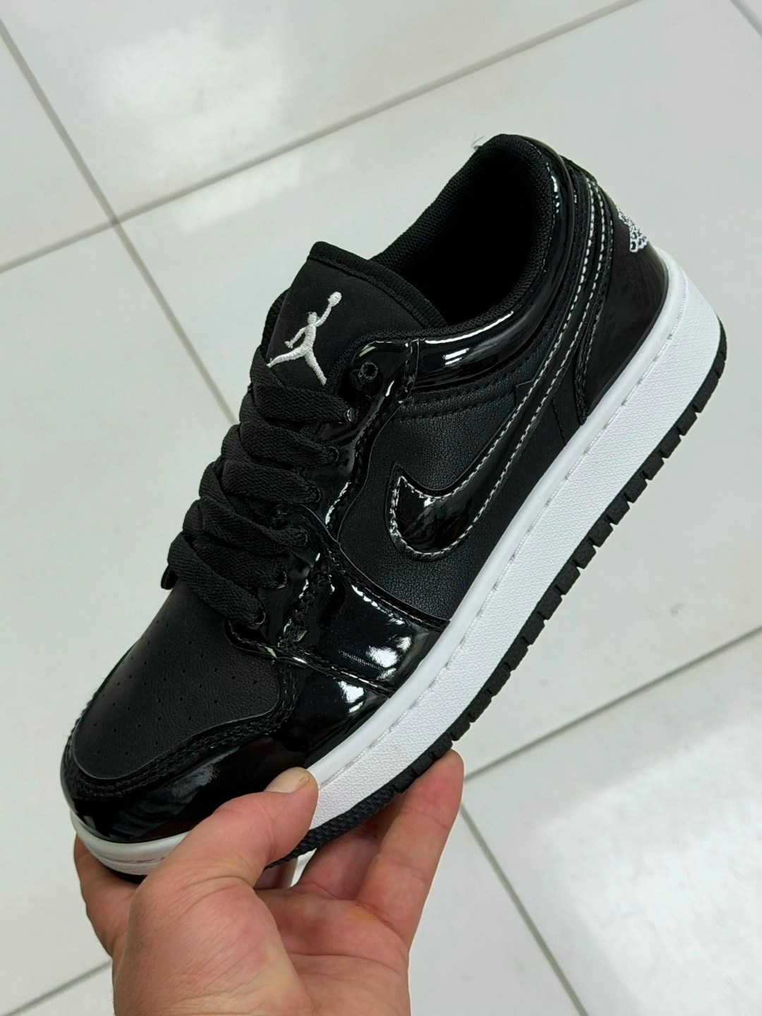 кроссовки nike air jordan 1 low "concord",кроссовки nike air jordan 1 low лакированные,кроссовки nike air jordan 1 low se,nike air jordan 1 low,nike air jordan 1 low se