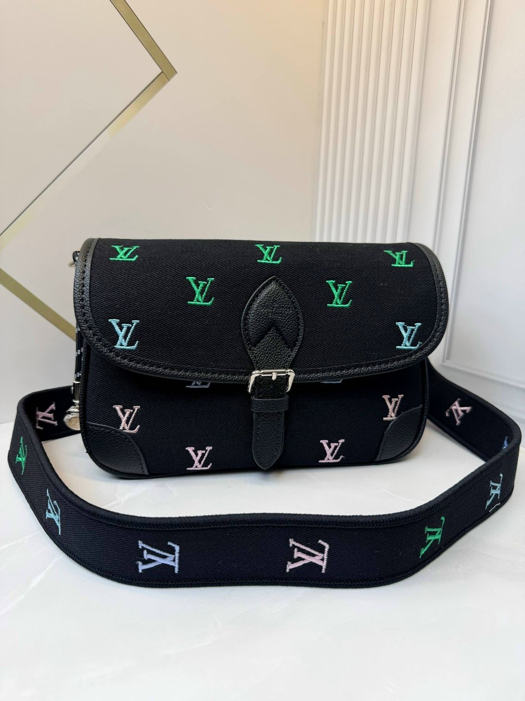 louis vuitton сумка,сумка женская louis vuitton,сумка луи виттон,сумка louis vuitton pochette metis,сумочка луи виттон