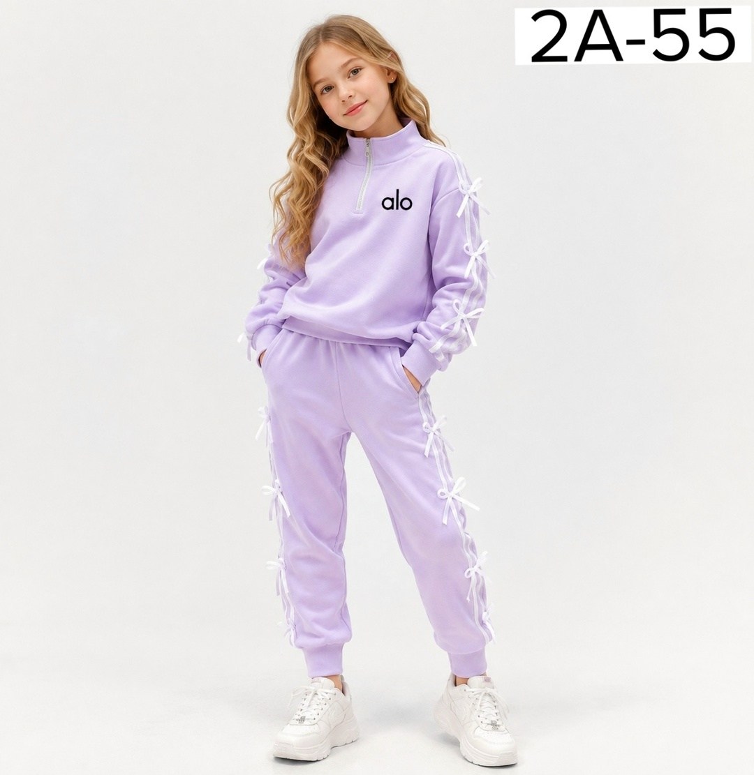 спортивный костюм для девочки,спортивный костюм для девочек mini maxi,костюм для девочек,в спортивном костюме,детский спортивный костюм для девочек
